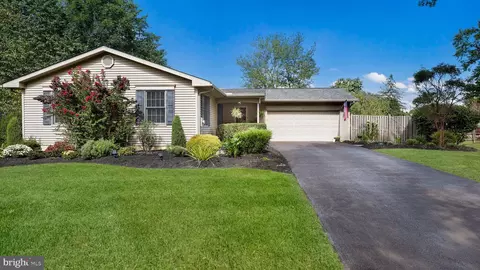 509 Clover Ln, Perkasie, PA 18944