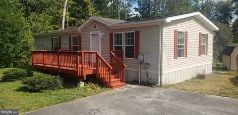 396 Cedar Dr, Quakertown, PA 18951