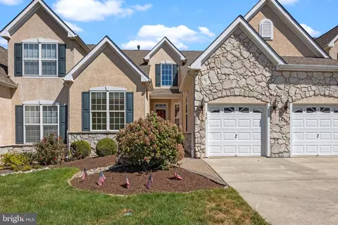 38 Mcconkey Dr, Washington Crossing, PA 18977