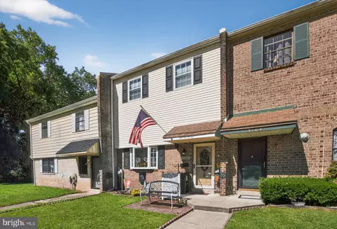 5102 Lighthouse Ln, Bensalem, PA 19020