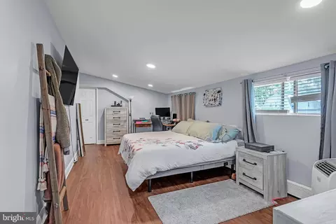 Bedroom - 414 Delaware Ave, Croydon, PA 19021 photo 3 of 4