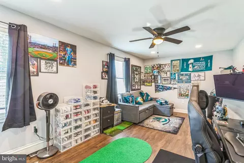 Entry Way - 414 Delaware Ave, Croydon, PA 19021 photo 11 of 11