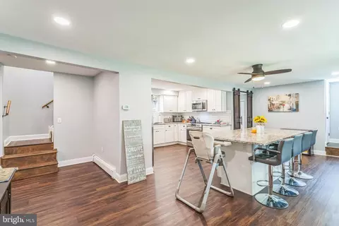 Entry Way - 414 Delaware Ave, Croydon, PA 19021 photo 3 of 11