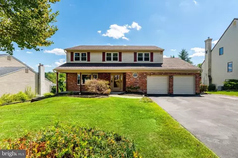 428 Fox Hollow Dr, Feasterville Trevose, PA 19053