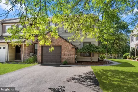227 Parkview Way, Newtown, PA 18940