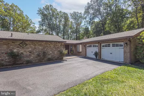2880 Snake Hill Rd, Doylestown, PA 18902