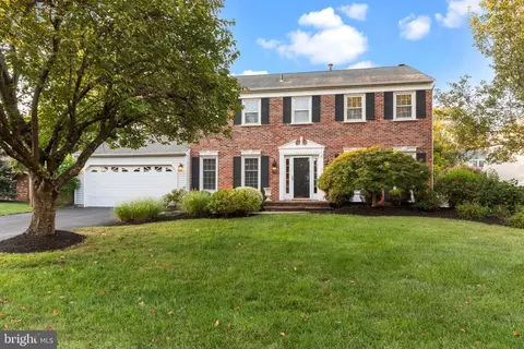 28 Heston Ct, Langhorne, PA 19047
