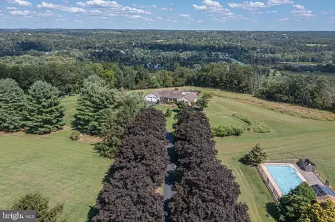 13 Everbreeze Dr, Erwinna, PA 18920