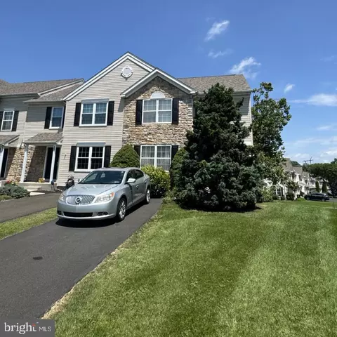 361 Cedar Waxwing Dr, Warrington, PA 18976