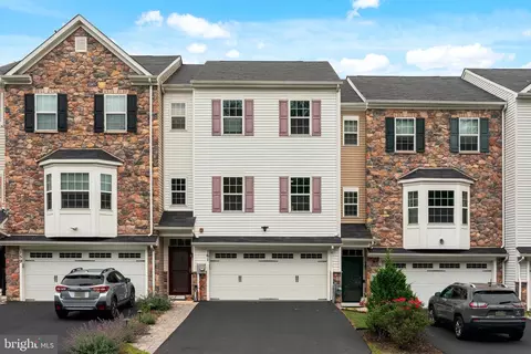 161 Graystone Dr, Feasterville Trevose, PA 19053