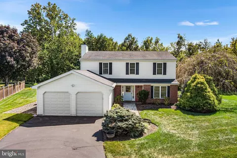 13 S Lancaster Ln, Newtown, PA 18940