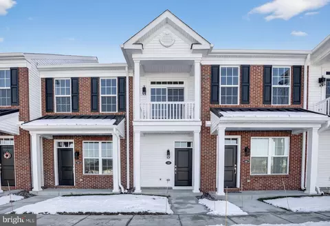 12 Ivy Ln, Levittown, PA 19055