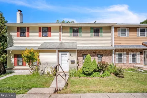 518 Pebble Ridge Ct, Langhorne, PA 19053