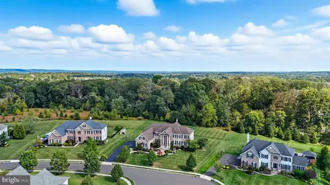288 Jane Chapman Dr E #E, Newtown, PA 18940