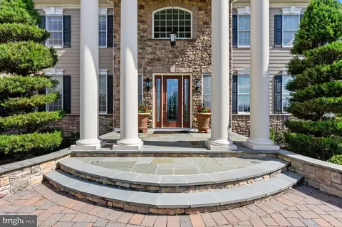 288 Jane Chapman Dr E #E, Newtown, PA 18940