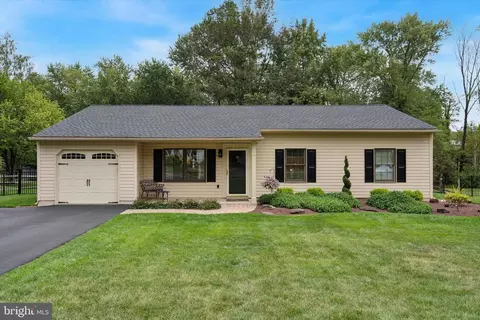 1917 Brook Ln, Jamison, PA 18929