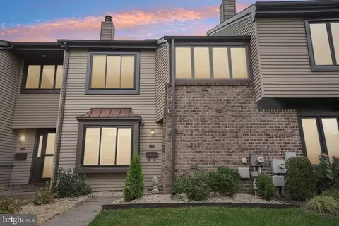 3 Farmington Pl, Newtown, PA 18940