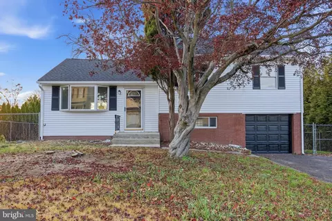 166 N Hawthorne Ave, Langhorne, PA 19047