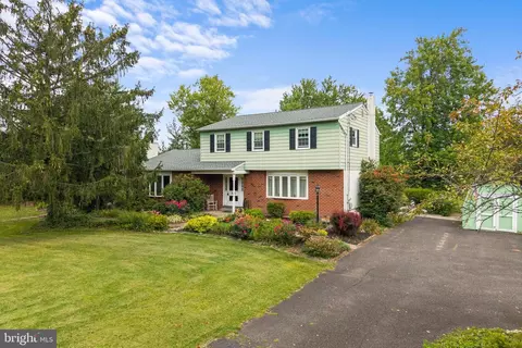 2235 S County Line Rd, Telford, PA 18969