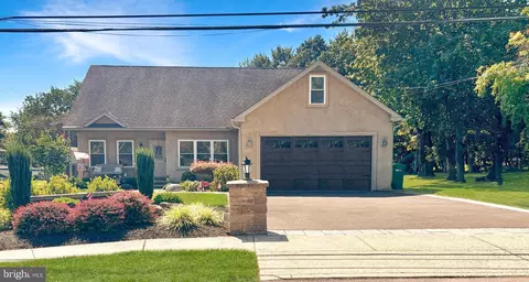 256 E Marshall Ave, Langhorne, PA 19047