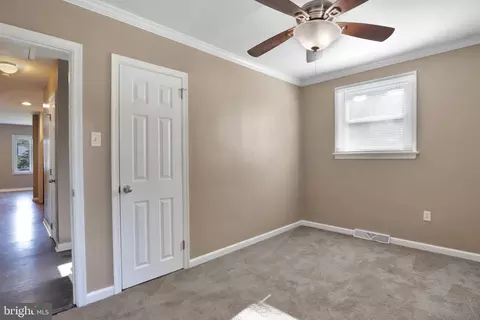 Entry Way - 446 Maple St, Warminster, PA 18974 photo 3 of 4