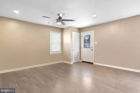 Entry Way - 446 Maple St, Warminster, PA 18974 photo 1 of 4