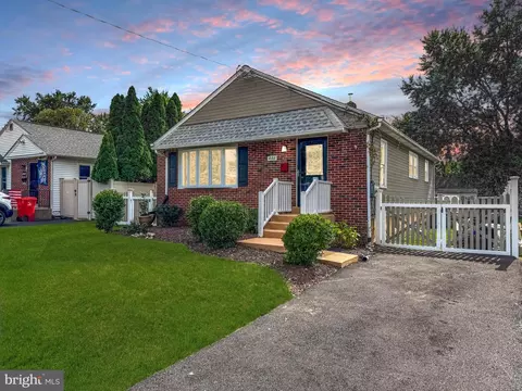 446 Maple St, Warminster, PA 18974
