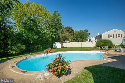 Exterior - 564 Byron Rd, Warminster, PA 18974 photo 7 of 11