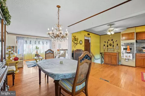 Dining - 564 Byron Rd, Warminster, PA 18974 photo 3 of 3