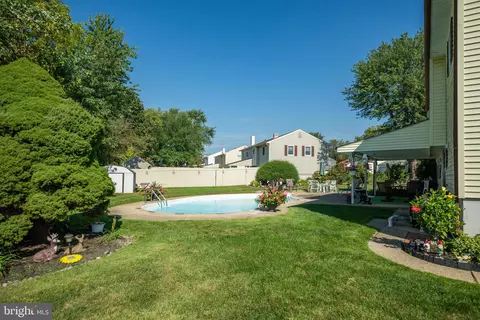 Exterior - 564 Byron Rd, Warminster, PA 18974 photo 6 of 11