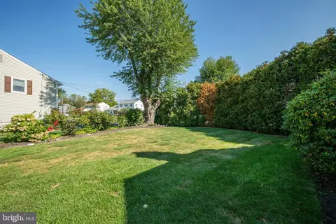 Exterior - 564 Byron Rd, Warminster, PA 18974 photo 5 of 11