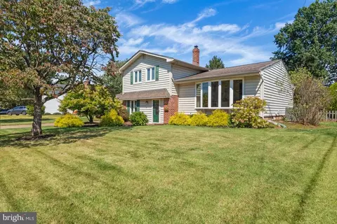 675 Cheryl Dr, Warminster, PA 18974