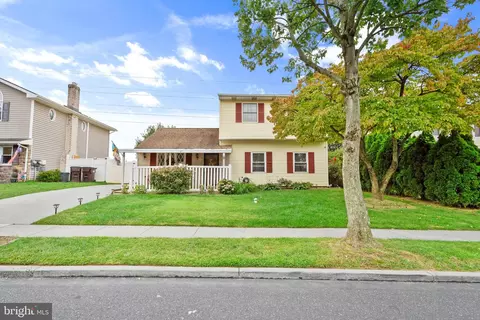 5813 Edge Ave, Bensalem, PA 19020