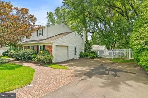 13 Plymouth Ln, Yardley, PA 19067