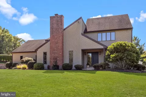 1101 Deerfield Ln, Doylestown, PA 18901