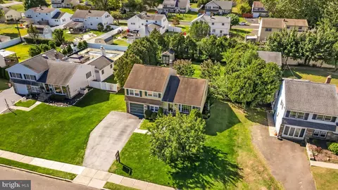 View/Area - 1002 Windsor Rd, Warminster, PA 18974 photo 1 of 6