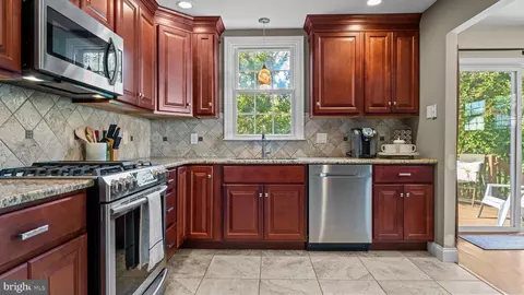 Kitchen - 1002 Windsor Rd, Warminster, PA 18974 photo 3 of 3