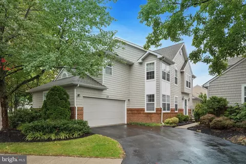1988 Knight Cir, Yardley, PA 19067