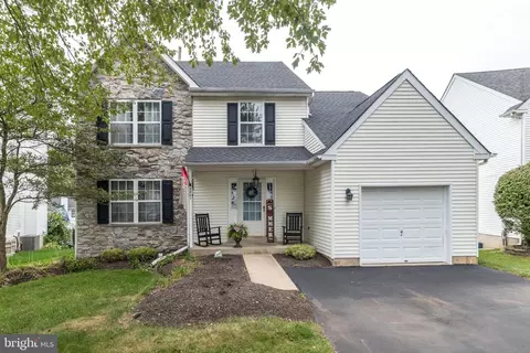 4201 Sir Andrew Cir, Doylestown, PA 18902