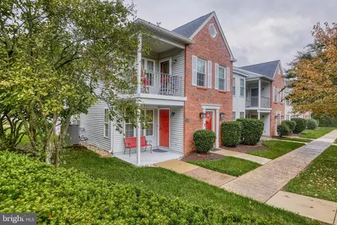 200 Fountain Farm Ln, Newtown, PA 18940