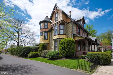 54 N Church St, Doylestown, PA 18901
