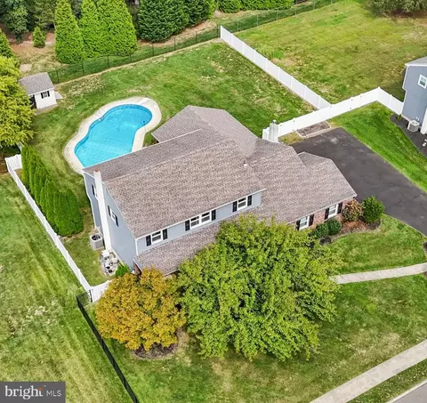494 Keating Dr, Yardley, PA 19067