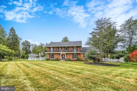 2492 Greensward S, Warrington, PA 18976