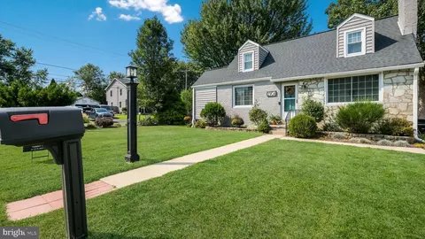 1904 Acorn St, Trevose, PA 19053