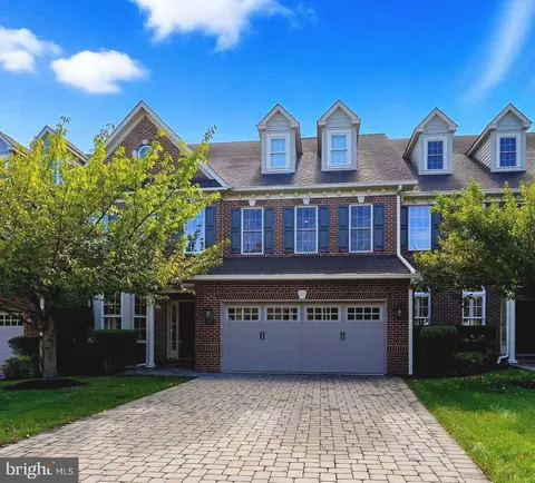 95 Rittenhouse Cir, Newtown, PA 18940