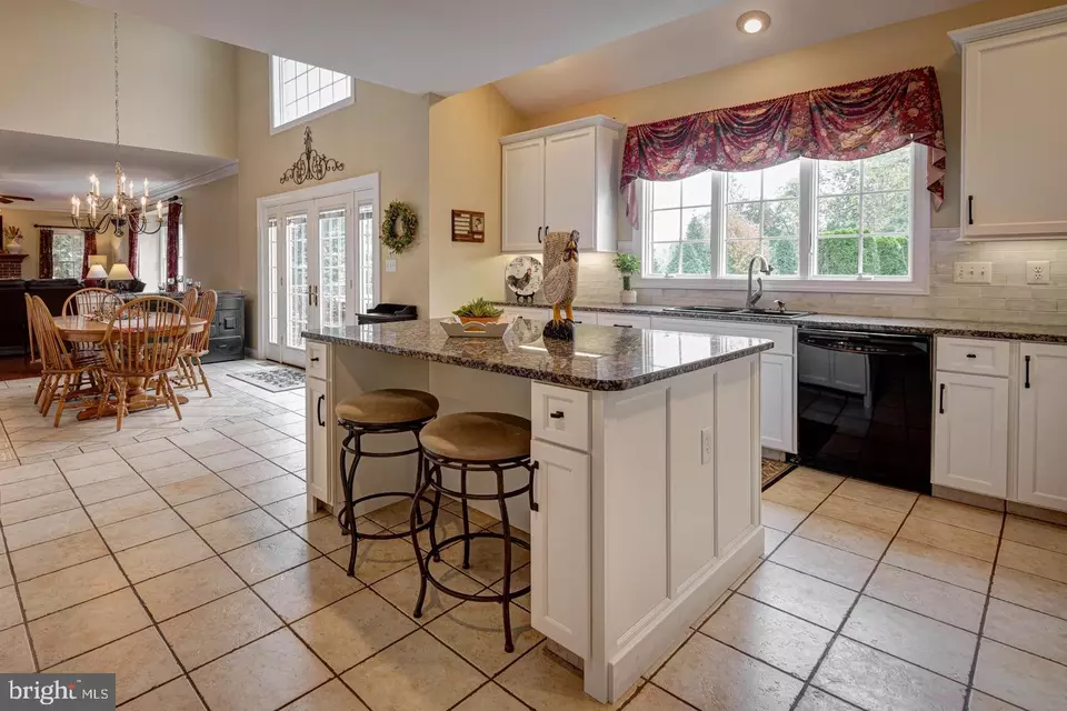 Kitchen - 2036 Silverwood Dr, Newtown, PA 18940 photo 2 of 3