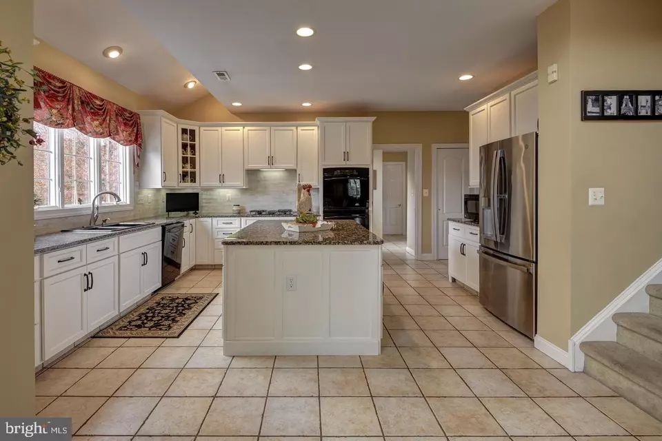 Kitchen - 2036 Silverwood Dr, Newtown, PA 18940 photo 3 of 3