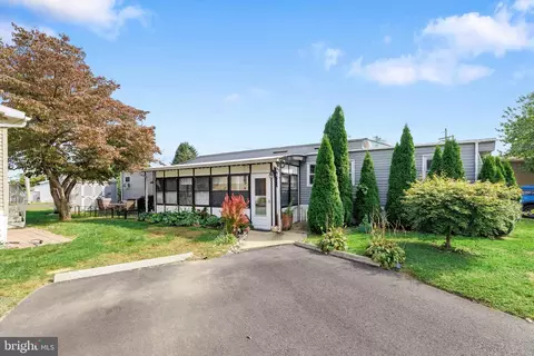 2304 Brownsville Rd #P11, Feasterville Trevose, PA 19053