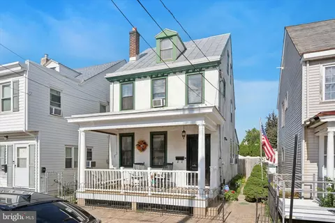 209 Dorrance St, Bristol, PA 19007