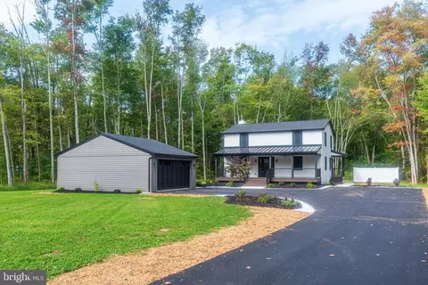 933 Forrest Rd, Sellersville, PA 18960